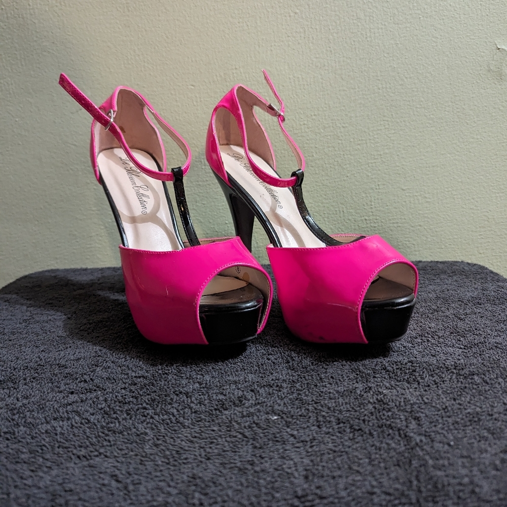 De blossom t strap heels
